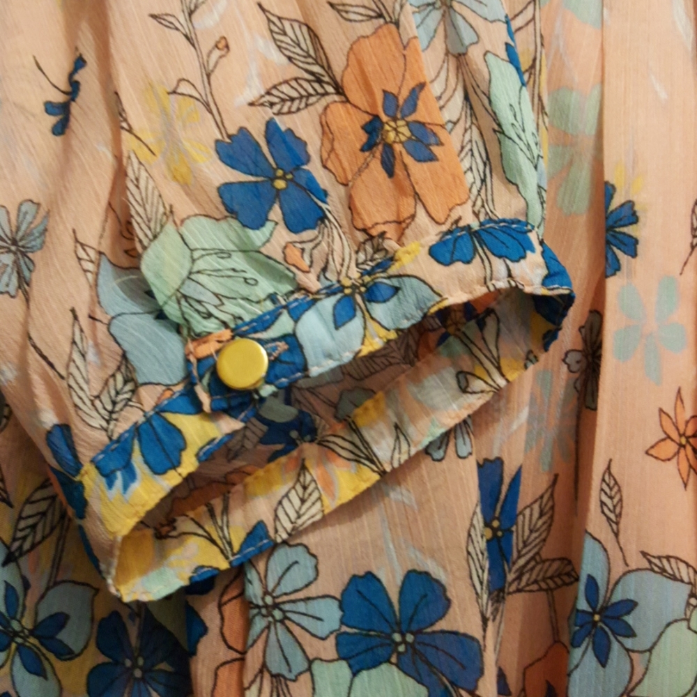 blouse - Picture 8 of 8